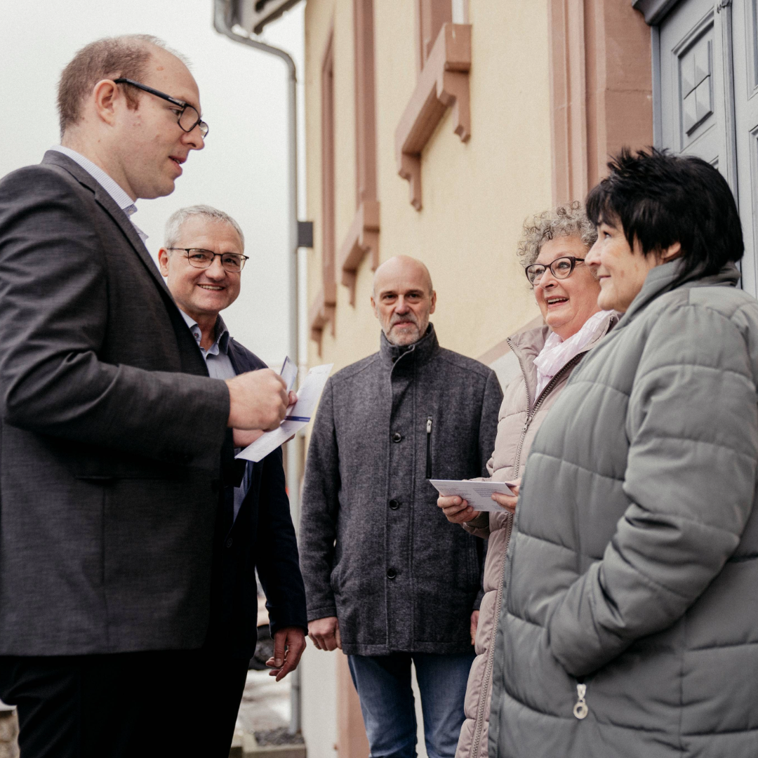 Weihnachtsgewinnspiel Gutscheinübergabe